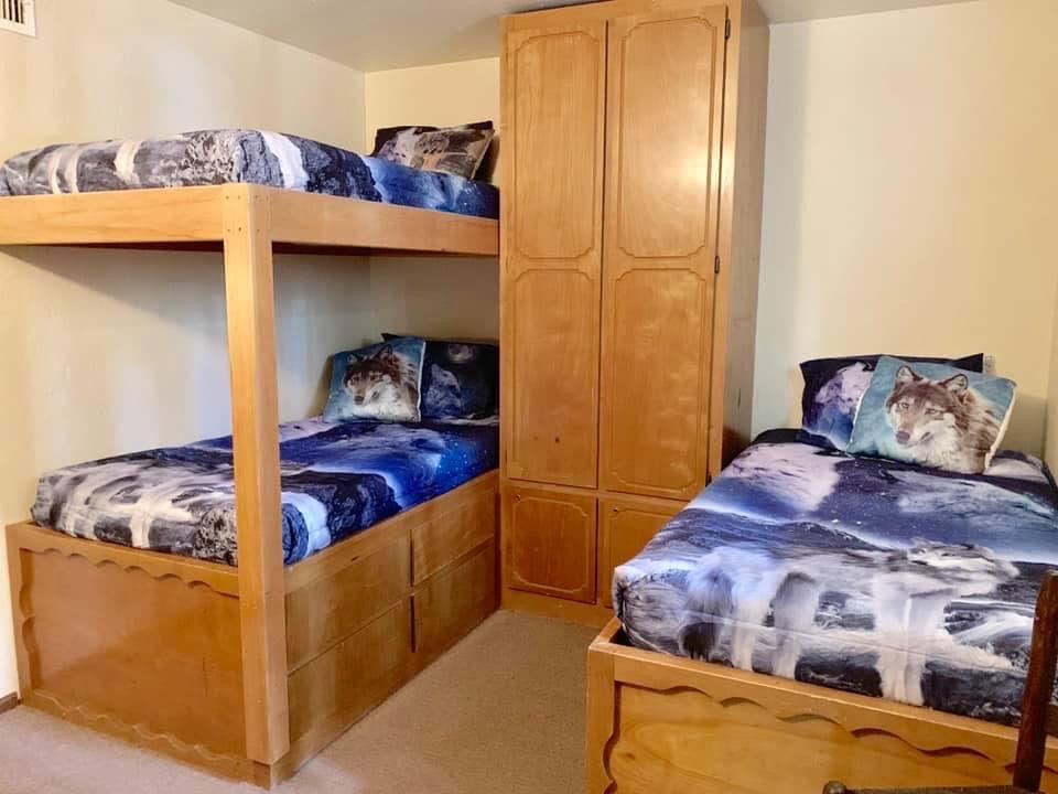 Alone Wolf room